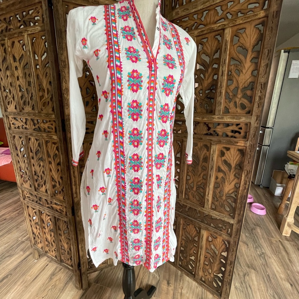 White Floral Embroidered Tunic